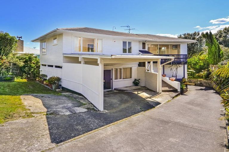 Photo of property in 5 Waverley Avenue, Glenfield, Auckland, 0629