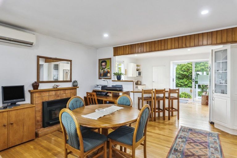 Photo of property in 64 Alexander Road, Raumati Beach, Paraparaumu, 5032
