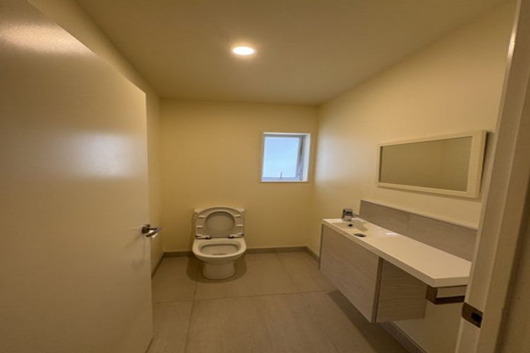 Photo of property in 83 Fernhill Way, Oteha, Auckland, 0632