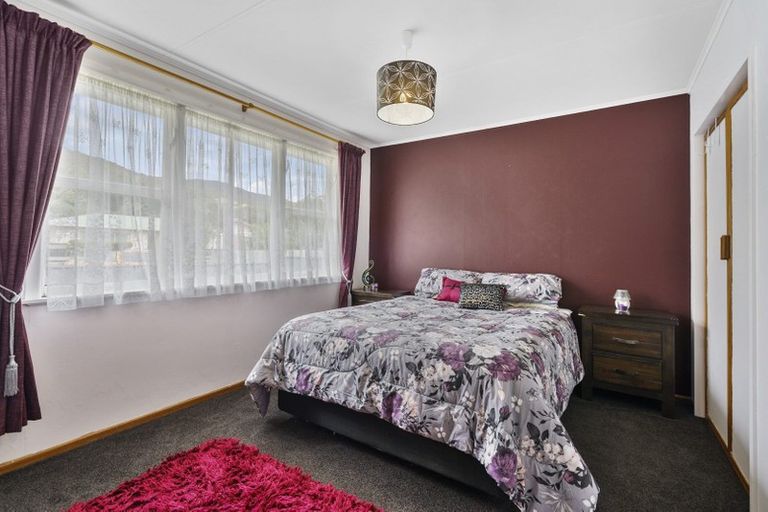 Photo of property in 51 Parenga Street, Wainuiomata, Lower Hutt, 5014