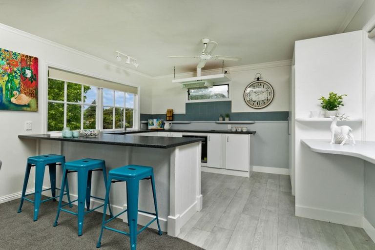 Photo of property in 263a Henderson Valley Road, Henderson, Auckland, 0612