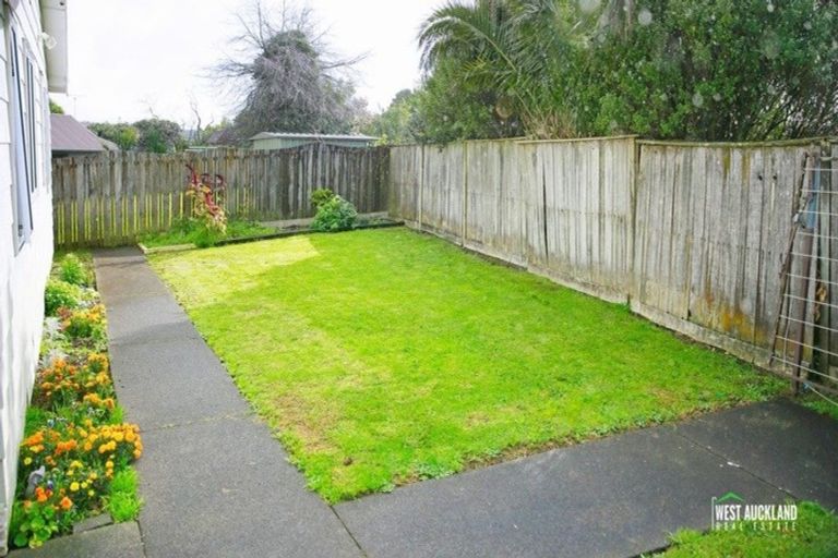 Photo of property in 1 Imperial Place, Henderson, Auckland, 0612