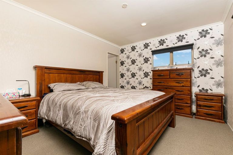Photo of property in 33 Gala Place, Henderson, Auckland, 0612