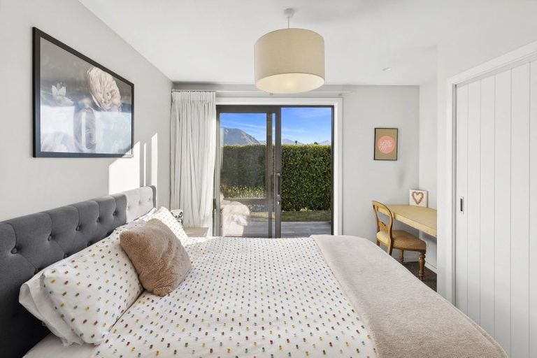 Photo of property in 35 Kirimoko Crescent, Wanaka, 9305