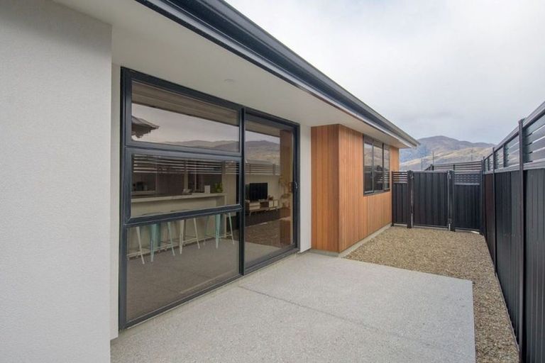 Photo of property in 30 Smitham Drive, Cromwell, 9310