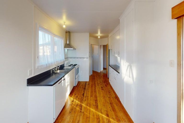 Photo of property in 32 Holdsworth Avenue, Milson, Palmerston North, 4414