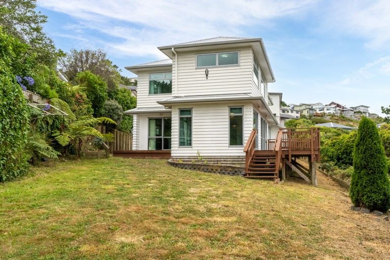 Photo of property in 18 Cresswell Place, Johnsonville, Wellington, 6037