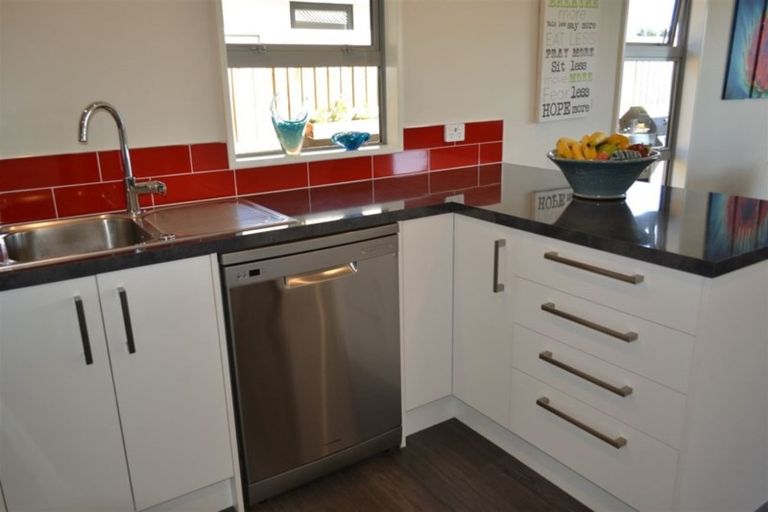 Photo of property in 52 Helmore Street, Rangiora, 7400