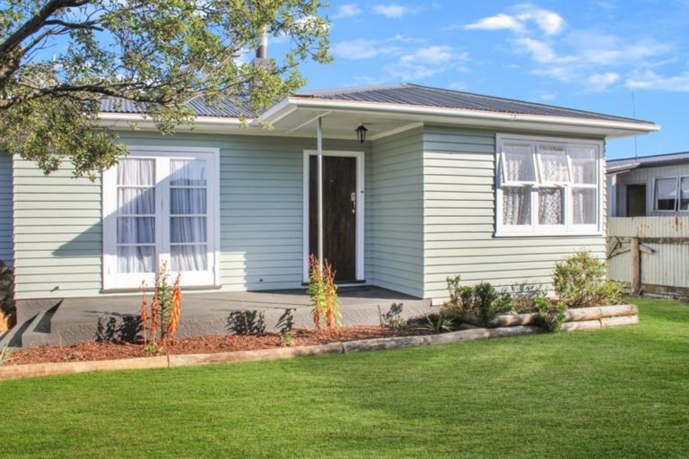 Photo of property in 4 Hamlet Street, Dannevirke, 4930