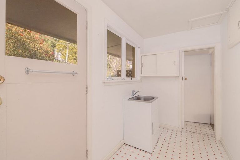 Photo of property in 7b Karitane Drive, Cashmere, Christchurch, 8022
