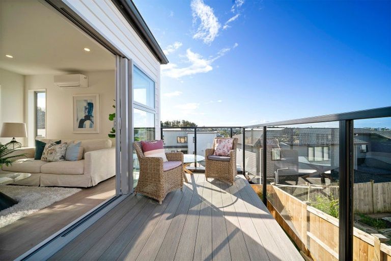 Photo of property in 1d Clematis Avenue, Murrays Bay, Auckland, 0630