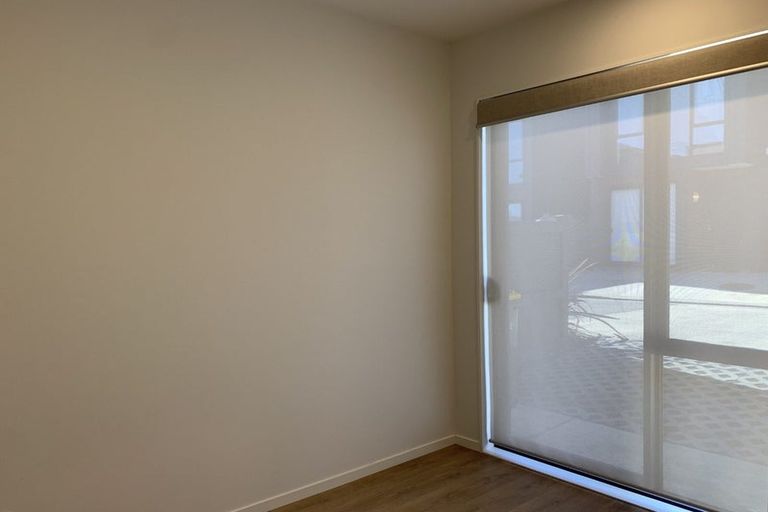 Photo of property in 115 Waekahu Road, Westgate, 0814