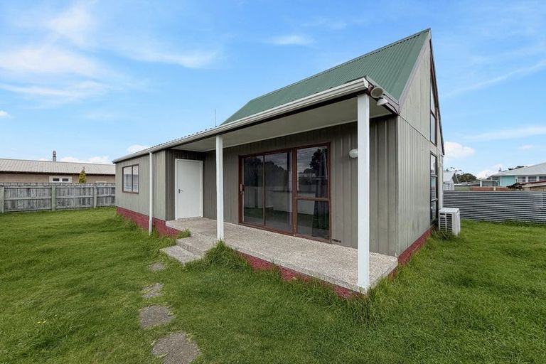 Photo of property in 84b Manuka Street, Castlecliff, Whanganui, 4501