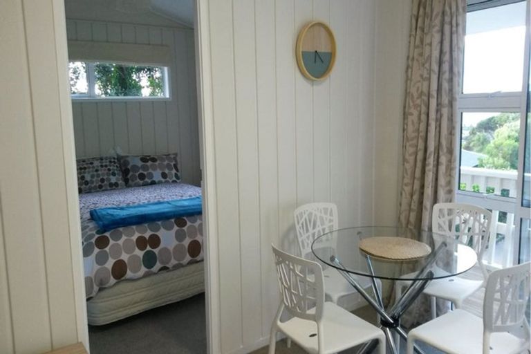 Photo of property in 14b Kahu Road, Paremata, Porirua, 5024