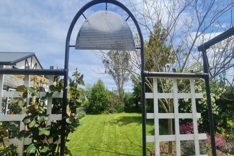 Photo of property in 27 Waitere Street, Marton, 4710