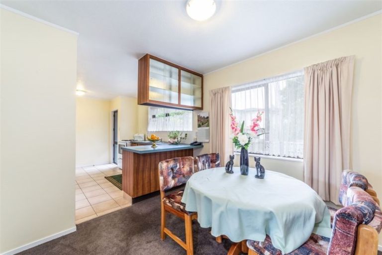 Photo of property in 303a/2 Great North Road, Henderson, Auckland, 0612