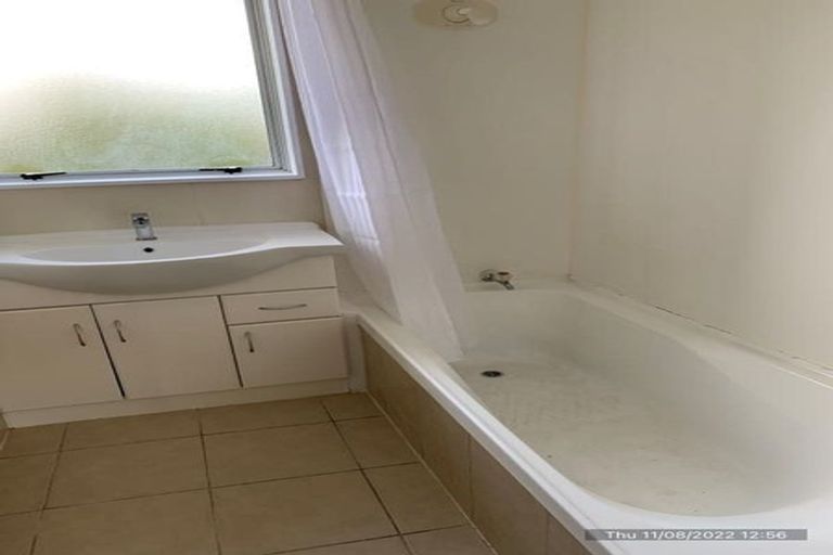 Photo of property in 15a Featherston Street, Levin, 5510