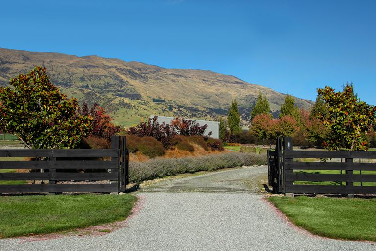 Photo of property in 14 Little Orchard Way, Wanaka, 9382