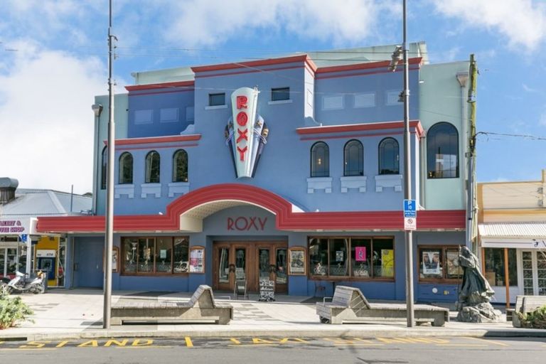 Photo of property in 2u3 Stone Street, Miramar, Wellington, 6022