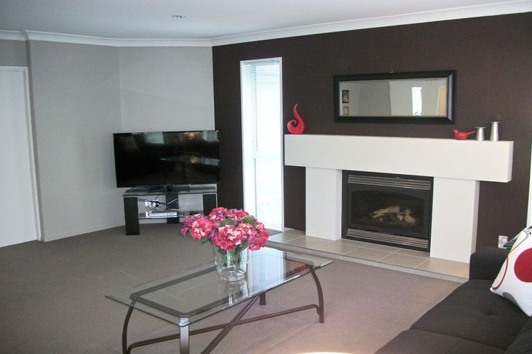 Photo of property in 15 Pentonville Close, Westmorland, Christchurch, 8025