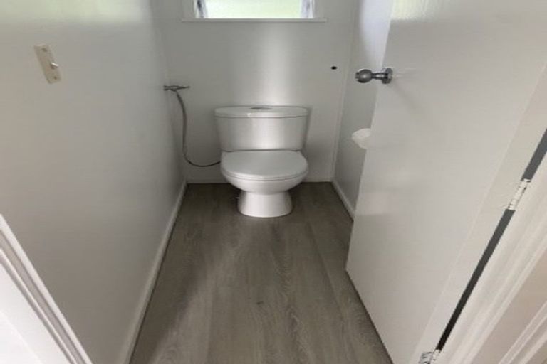 Photo of property in 1/12 Lake Road, Northcote, Auckland, 0627