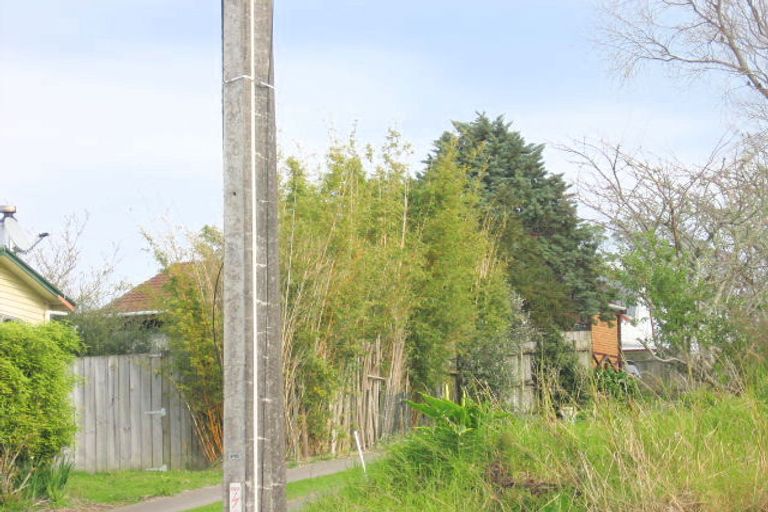 Photo of property in 104a Don Buck Road, Massey, Auckland, 0614