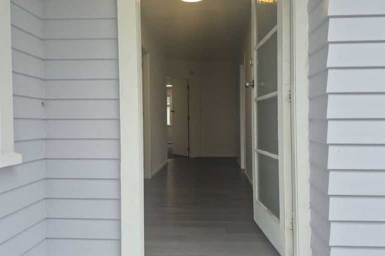 Photo of property in 15 Parenga Street, Wainuiomata, Lower Hutt, 5014