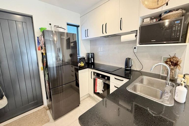 Photo of property in Rf202b, 25/18 Hewlett Road, Massey, Auckland, 0614
