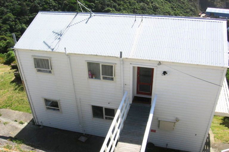 Photo of property in 1/63 Mandalay Terrace, Khandallah, Wellington, 6035