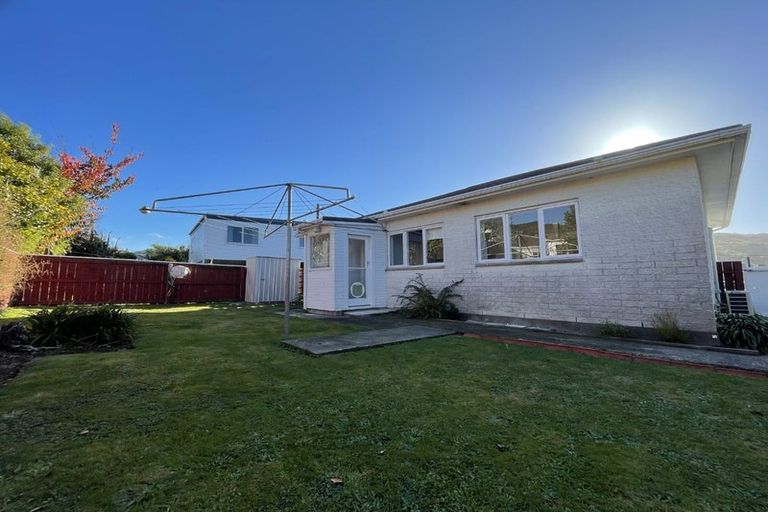 Photo of property in 11a Cook Street, Karori, Wellington, 6012
