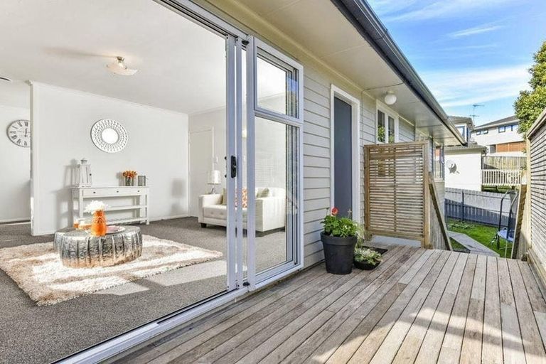 Photo of property in 2/14 Selwyn Crescent, Forrest Hill, Auckland, 0620
