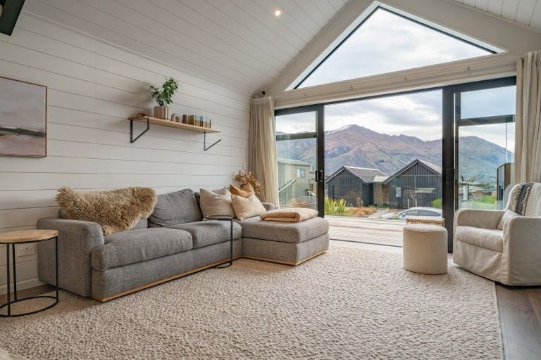 Photo of property in 60 Farrant Drive, Wanaka, 9305