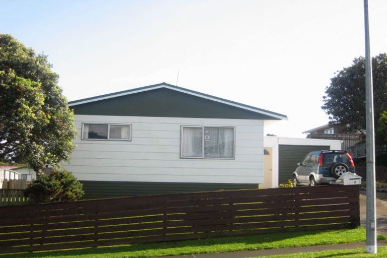Photo of property in 16 Herekawe Drive, Spotswood, New Plymouth, 4310