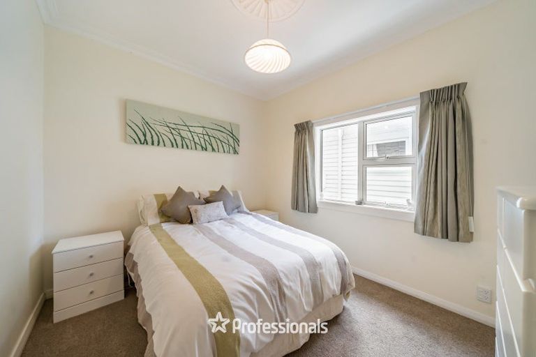 Photo of property in 32 Birdwood Road, Waterloo, Lower Hutt, 5011