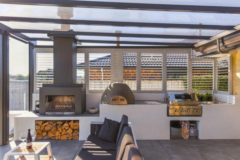 Photo of property in 10 Cottonwood Close, Paraparaumu Beach, Paraparaumu, 5032