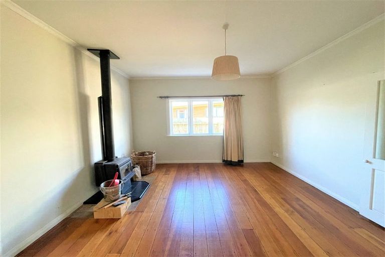 Photo of property in 61 Tiro Tiro Road, Levin, 5510