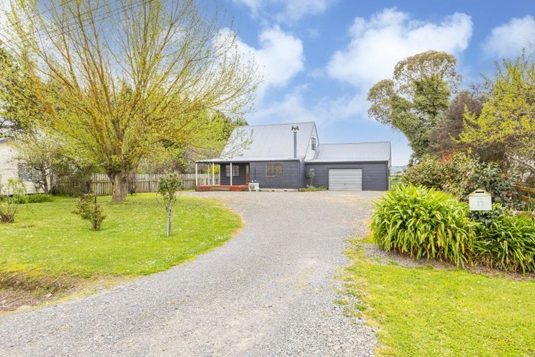 Photo of property in 19 Ellison Street, Otane, 4202