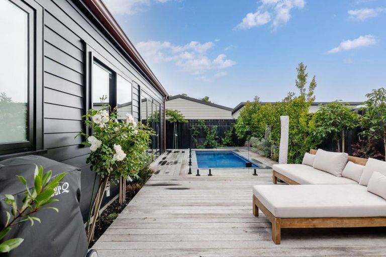 Photo of property in 65 Stanley Avenue, Palmerston North, 4414