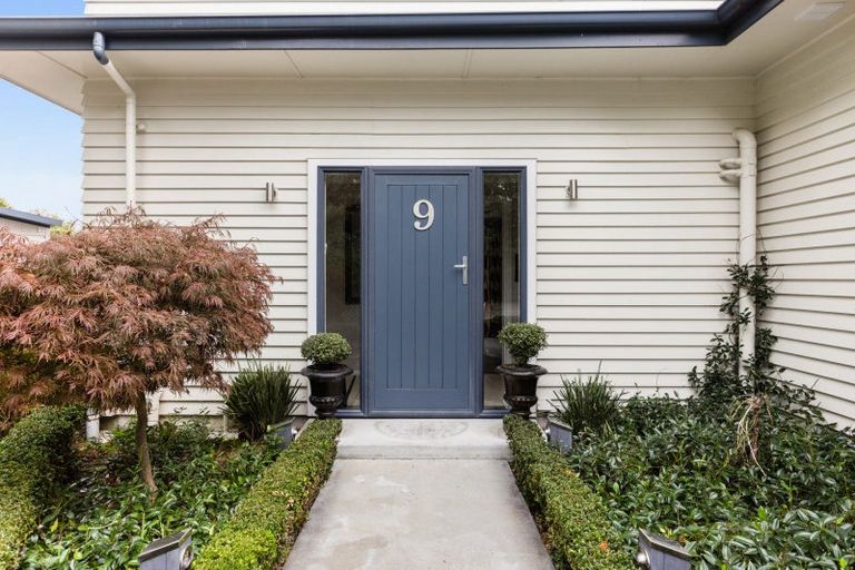 Photo of property in 9 Neeve Place, Taradale, Napier, 4112