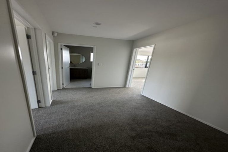 Photo of property in 15c Pipitea Place, Massey, Auckland, 0614