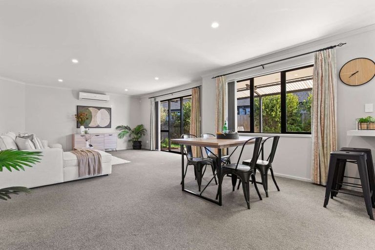 Photo of property in 2 Muriel Way, Papamoa Beach, Papamoa, 3118