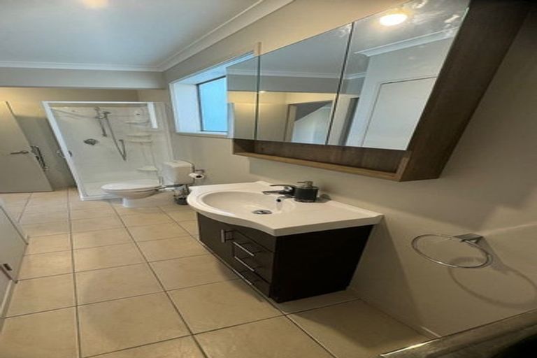 Photo of property in 2 Sim Street, Johnsonville, Wellington, 6037