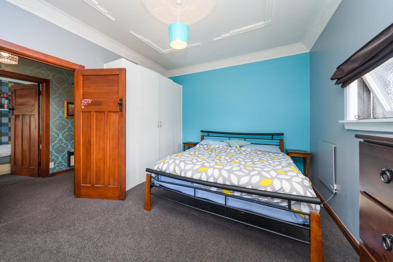 Photo of property in 18 Edwards Place, Terrace End, Palmerston North, 4410