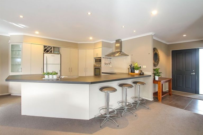 Photo of property in 35 Lough Bourne Drive, Pukekohe, 2120