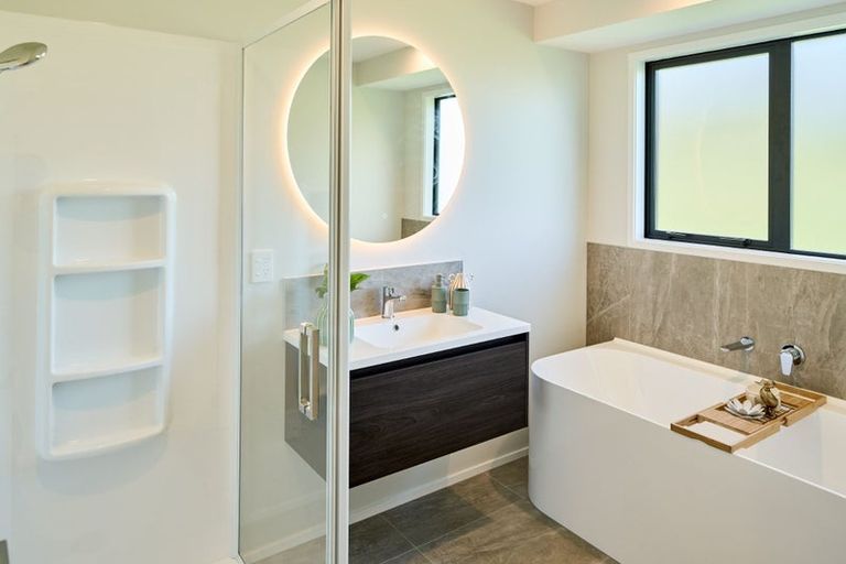 Photo of property in 100 Waipunahau Road, Waikanae, 5036