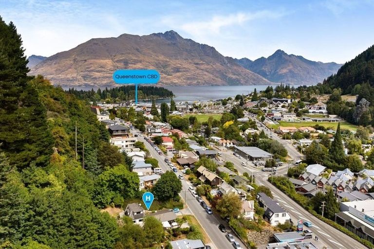 Photo of property in 125 Hallenstein Street, Queenstown, 9300