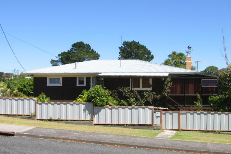 Photo of property in 47 Kia Ora Road, Beach Haven, Auckland, 0626