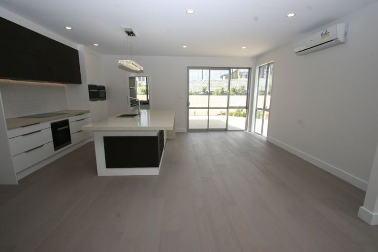 Photo of property in 38 Headland Drive, Long Bay, Auckland, 0630