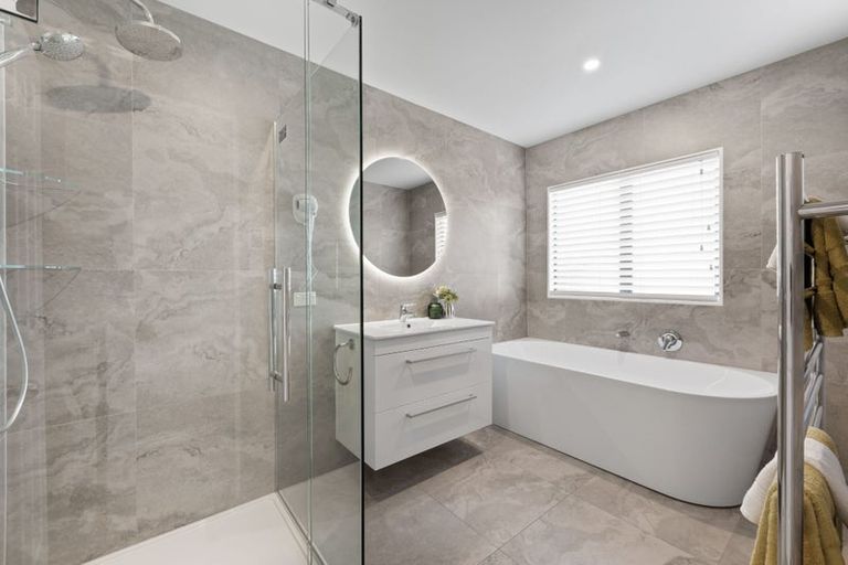 Photo of property in 26 Gunner Drive, Te Atatu Peninsula, Auckland, 0610