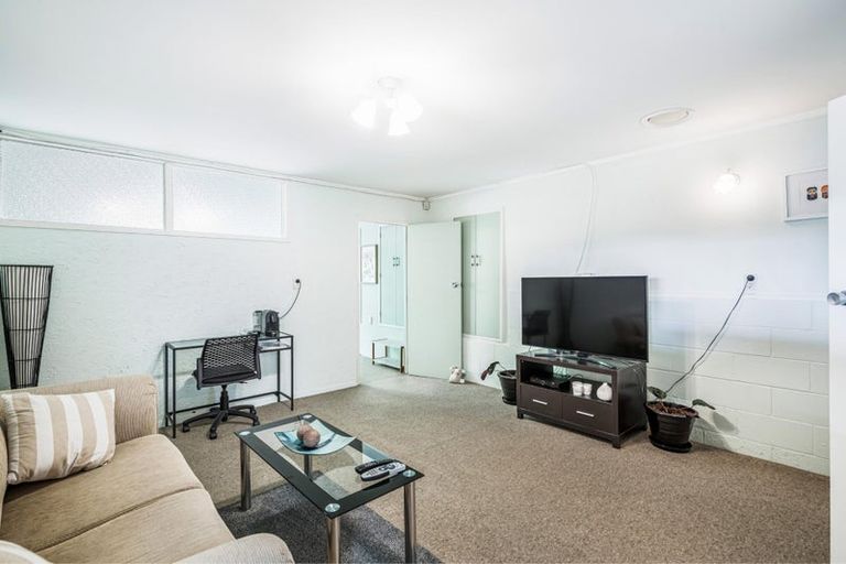 Photo of property in 470 Don Buck Road, Massey, Auckland, 0614